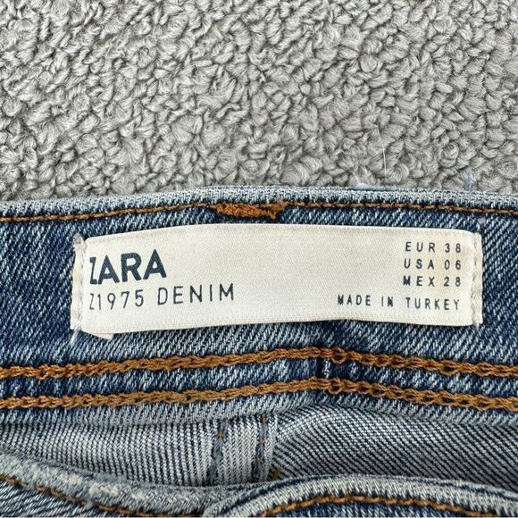 Zara Distressed High Rise Button Fly Crop Jeans Size 6 Blue - Picture 9 of 13